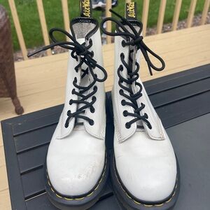 Dr Marten white boots in fair used condition size 6